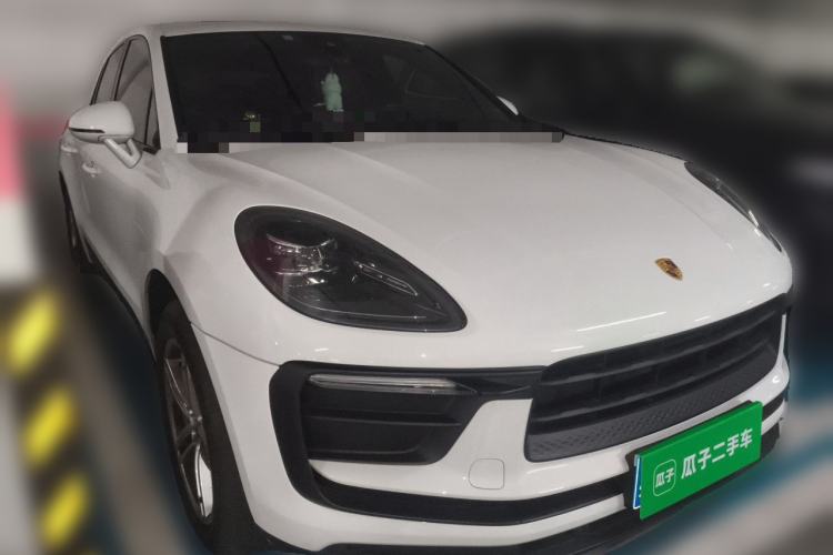 Used Porsche Macan 2023 Macan 2.0T Front Right 45 Deg