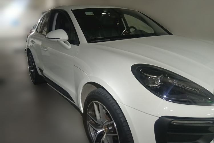 Used Porsche Macan 2023 Macan 2.0T Front Right 45 Deg