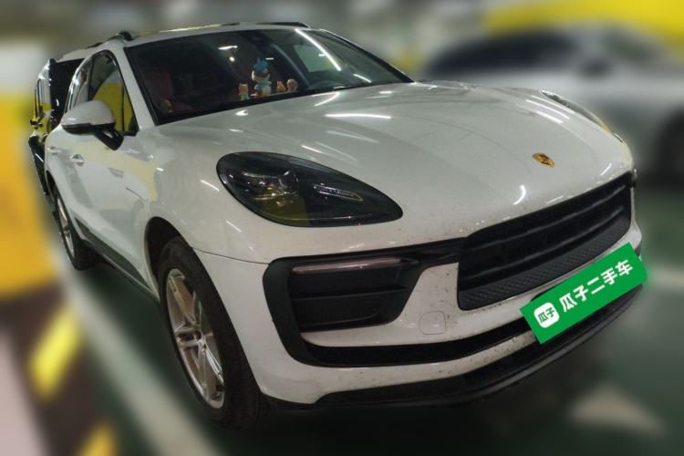 Used Porsche Macan 2023 Macan 2.0T Front Right 45 Deg