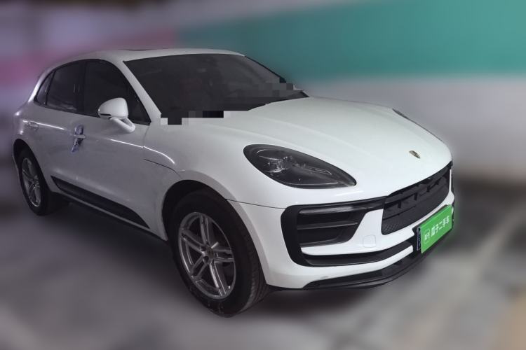 Used Porsche Macan 2023 Macan 2.0T Front Right 45 Deg