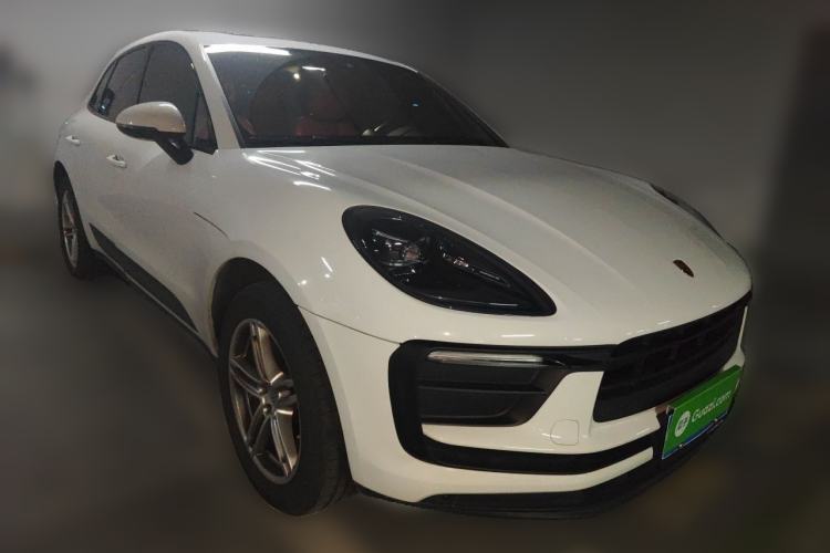 Used Porsche Macan 2023 Macan 2.0T Front Right 45 Deg