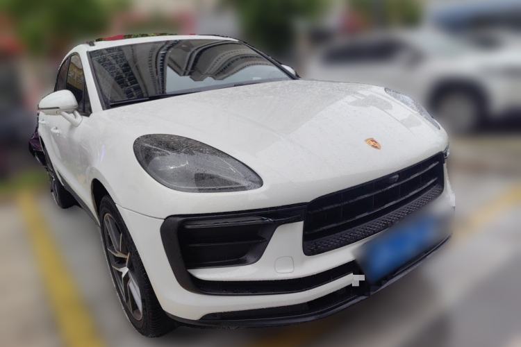 Used Porsche Macan 2023 Macan 2.0T Front Right 45 Deg
