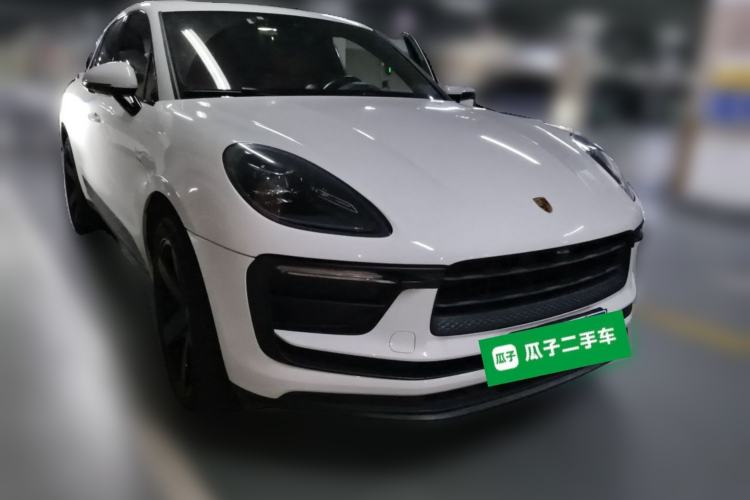 Used Porsche Macan 2023 Macan T 2.0T Front Right 45 Deg