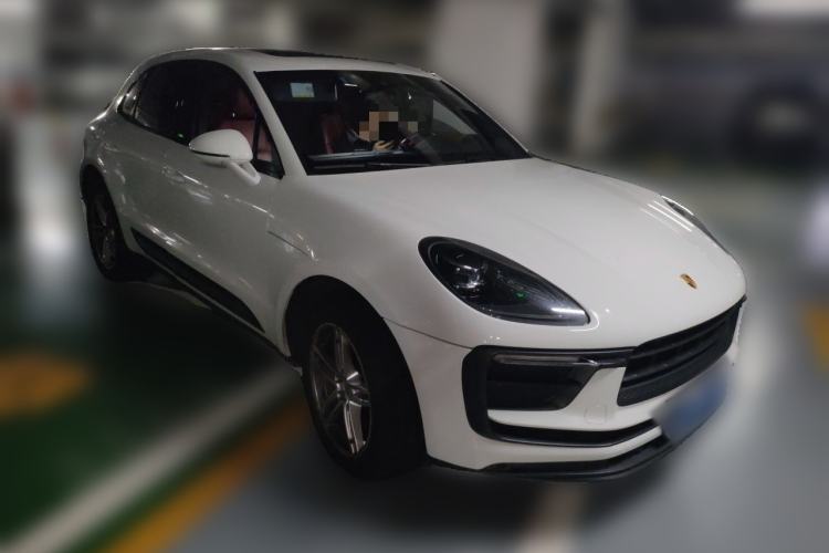 Used Porsche Macan 2023 Macan 2.0T Front Right 45 Deg