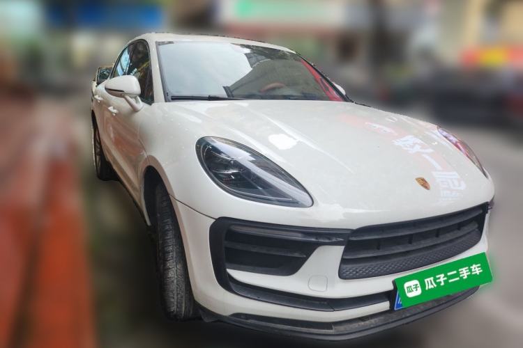 Used Porsche Macan 2023 Macan 2.0T Front Right 45 Deg