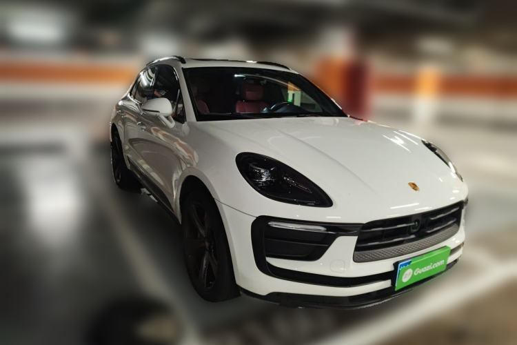 Used Porsche Macan 2023 Macan 2.0T Front Right 45 Deg
