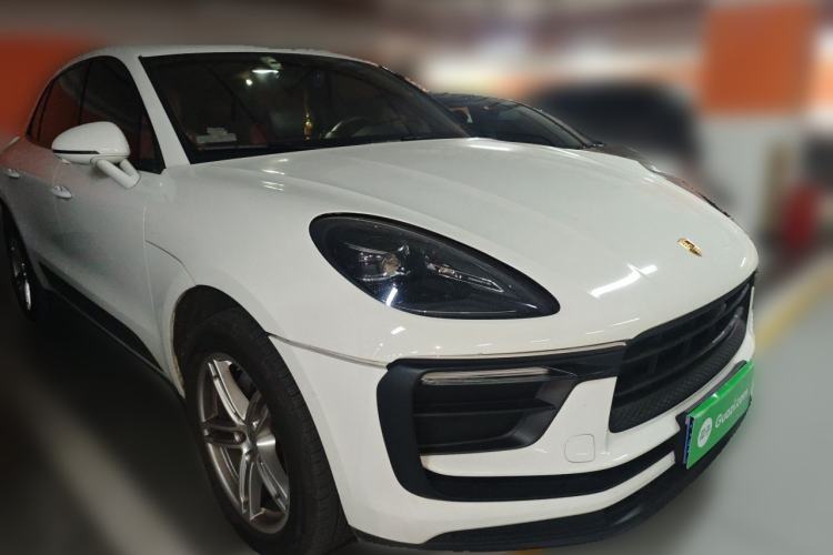 Used Porsche Macan 2023 Macan 2.0T Front Right 45 Deg