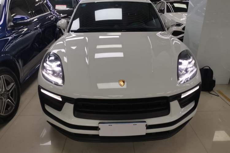 Used Porsche Macan 2023 Macan 2.0T Front