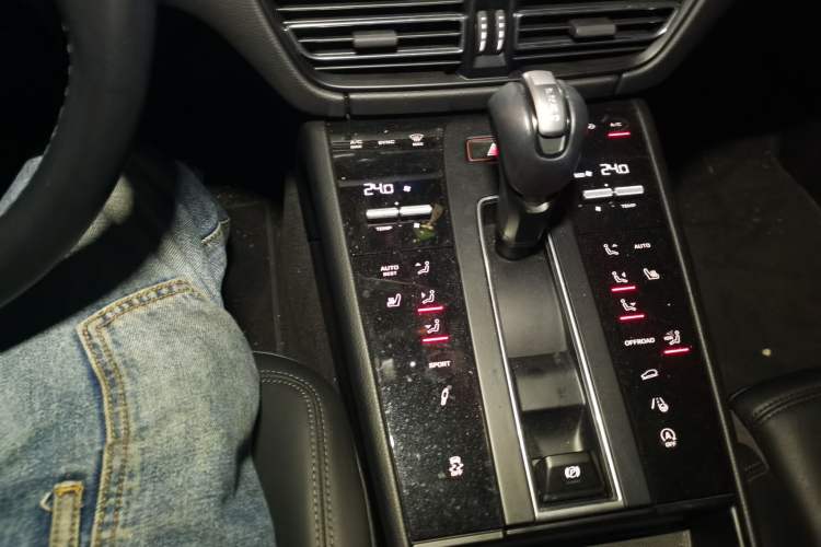 Used Porsche Macan 2023 Macan 2.0T Gear Lever