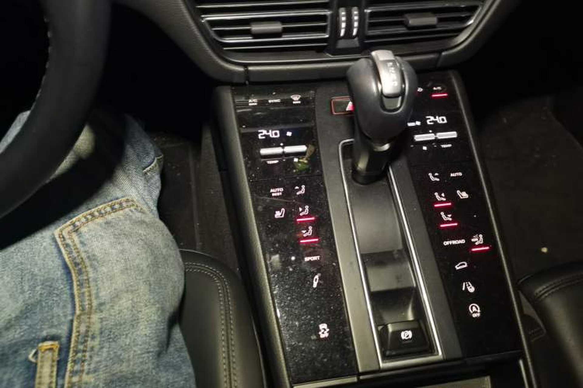 Used Porsche Macan 2023 Macan 2.0T Gear Lever