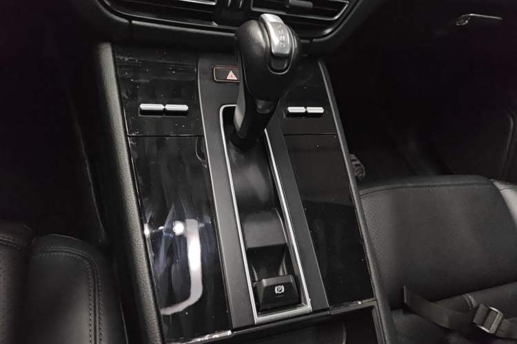 Used Porsche Macan 2023 Macan 2.0T Gear Lever