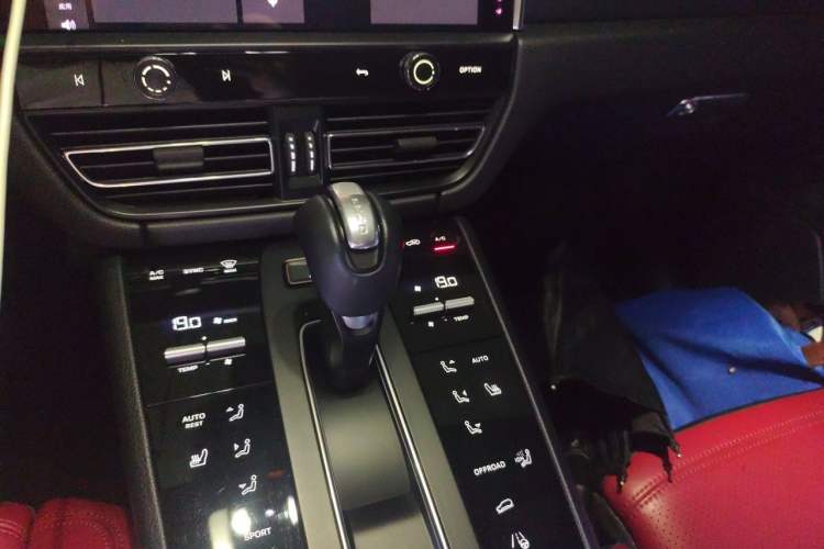 Used Porsche Macan 2023 Macan 2.0T Gear Lever