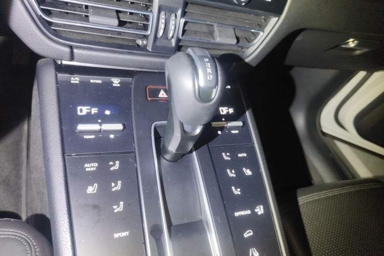 Used Porsche Macan 2023 Macan 2.0T Gear Lever