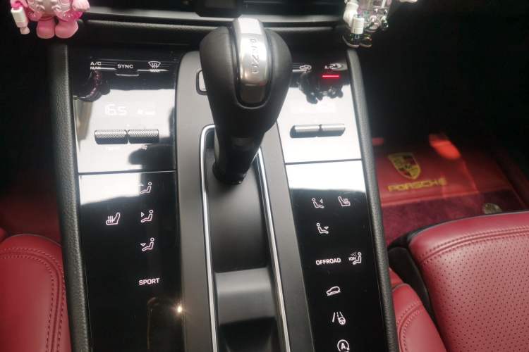 Used Porsche Macan 2023 Macan 2.0T Gear Lever