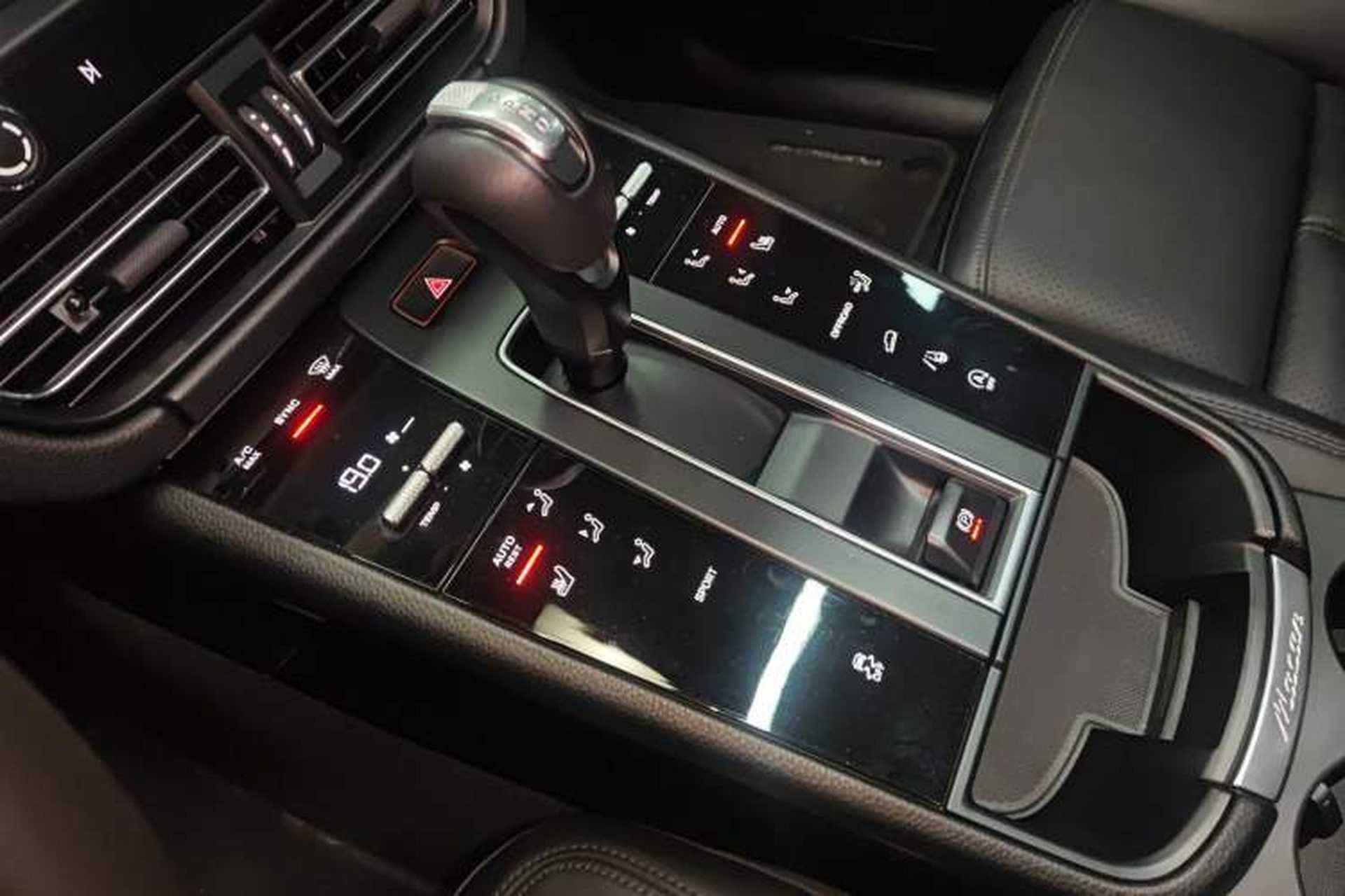 Used Porsche Macan 2023 Macan 2.0T Gear Lever