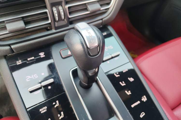 Used Porsche Macan 2023 Macan 2.0T Gear Lever