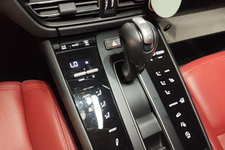 Used Porsche Macan 2023 Macan 2.0T Gear Lever