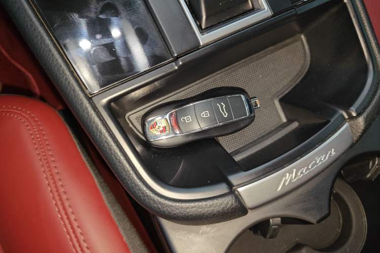 Used Porsche Macan 2023 Macan 2.0T Interior 1