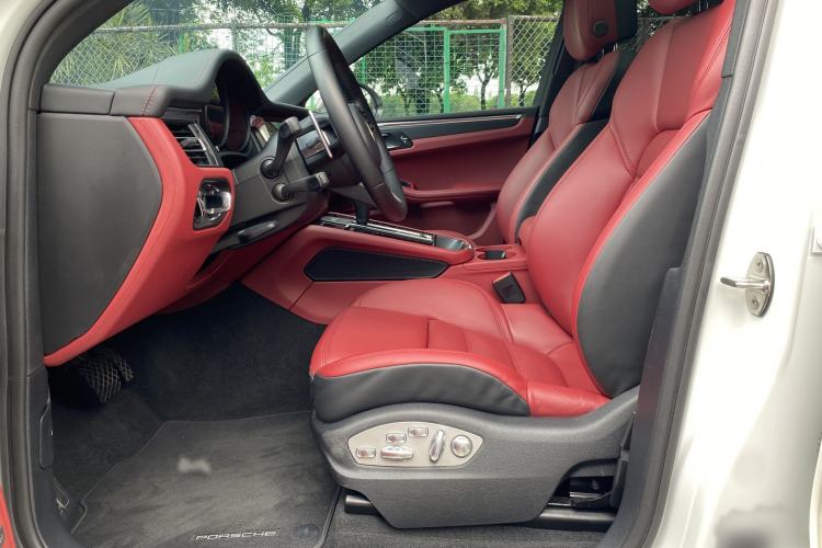 Used Porsche Macan 2023 Macan T 2.0T Interior 1