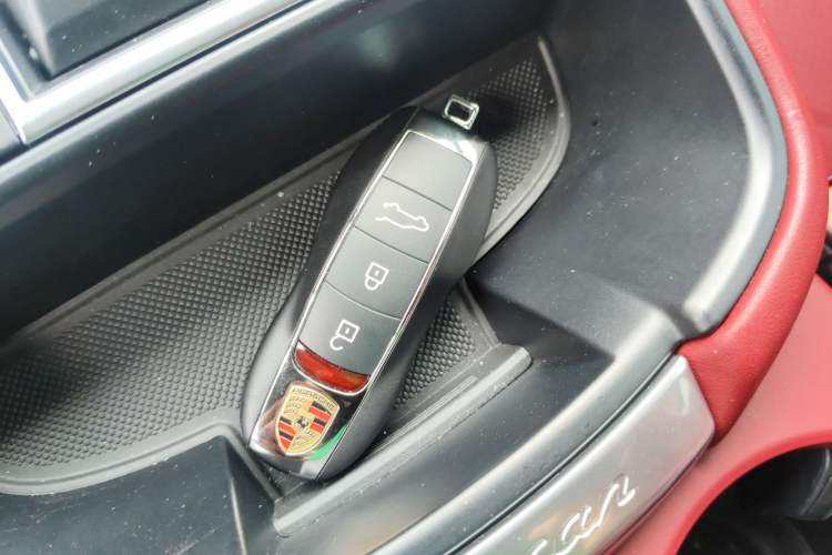 Used Porsche Macan 2023 Macan 2.0T Interior 1