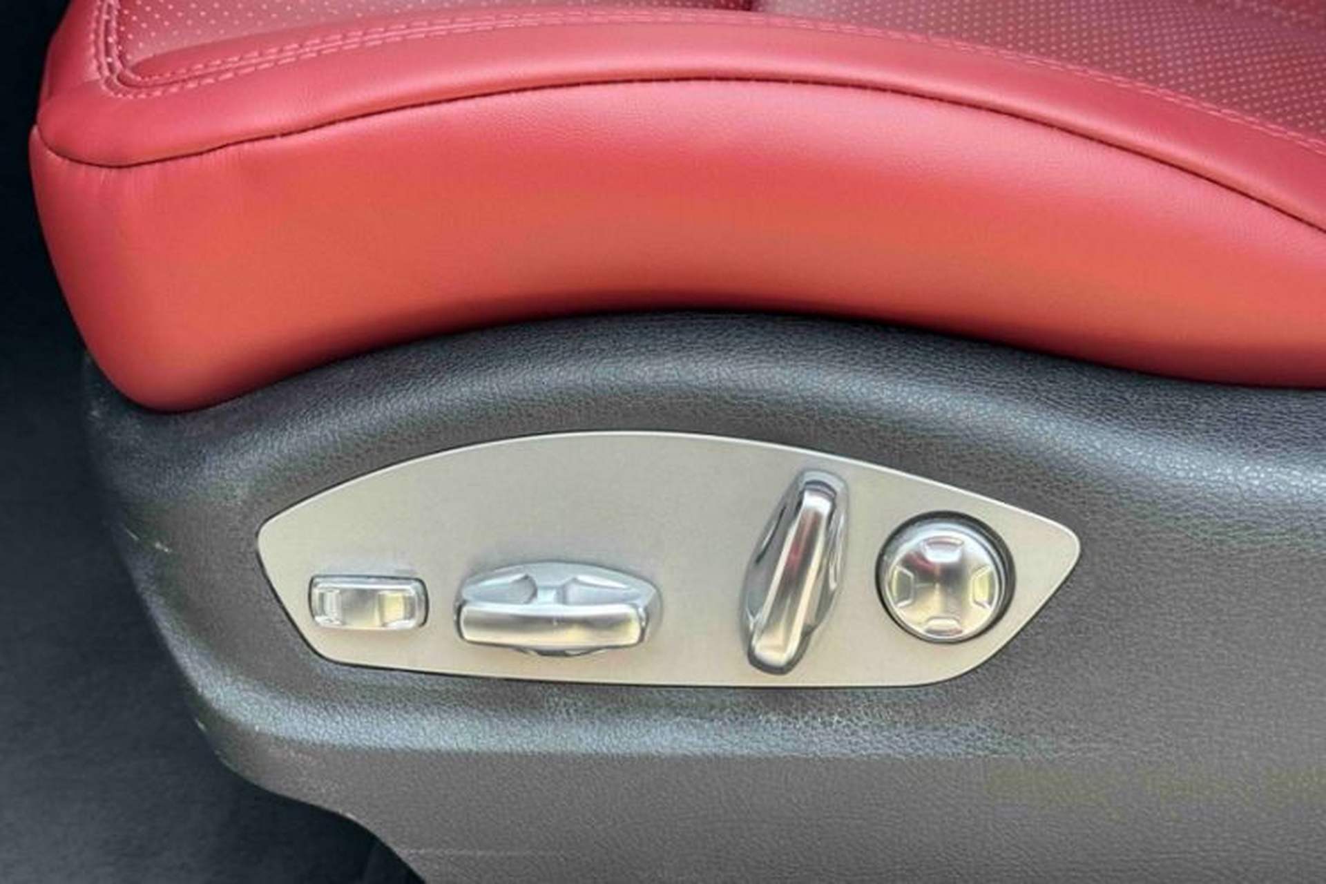 Used Porsche Macan 2023 Macan 2.0T Interior 1