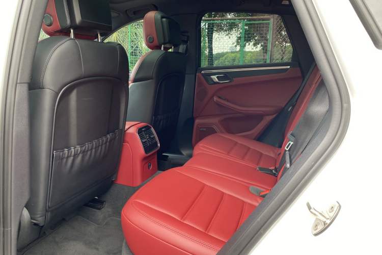 Used Porsche Macan 2023 Macan T 2.0T Interior 2