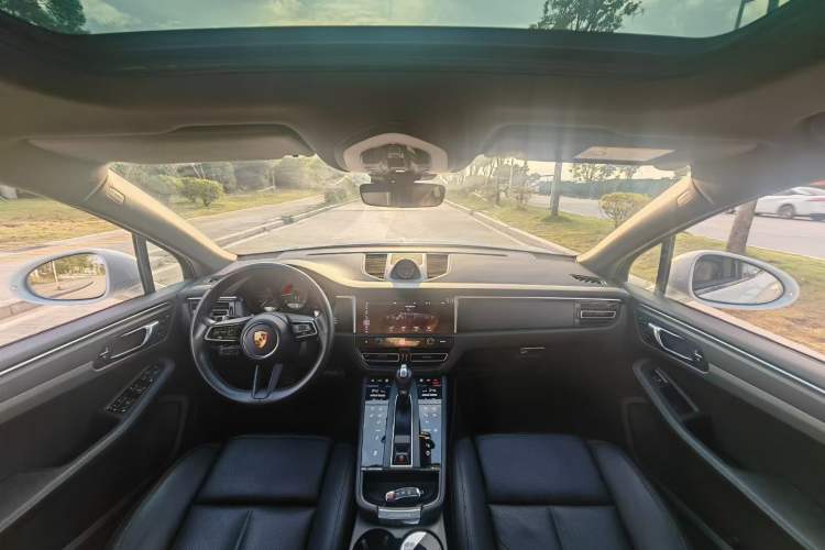 Used Porsche Macan 2023 Macan 2.0T Interior 4