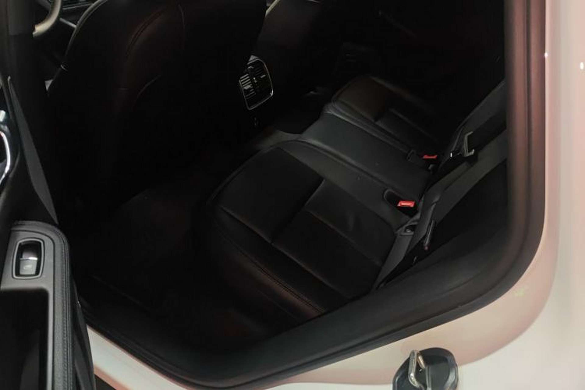Used Porsche Macan 2023 Macan 2.0T Interior 4
