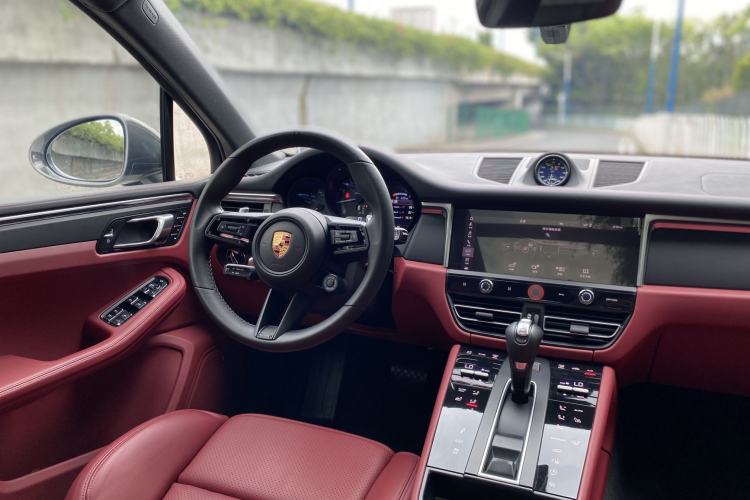 Used Porsche Macan 2023 Macan T 2.0T Interior 5