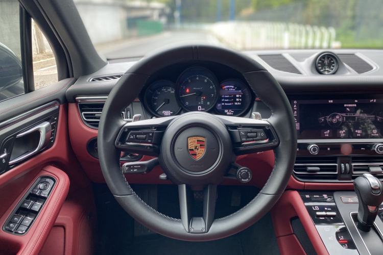 Used Porsche Macan 2023 Macan T 2.0T Interior 6