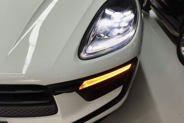 Used Porsche Macan 2023 Macan 2.0T Left Front Headlight
