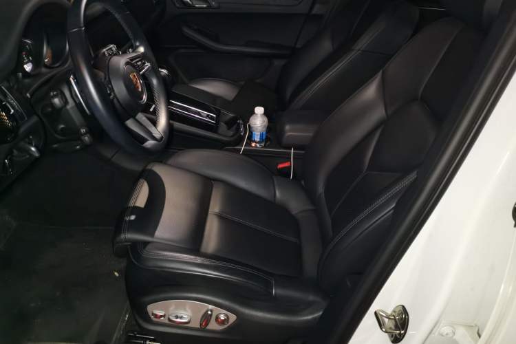 Used Porsche Macan 2023 Macan 2.0T Left Front Seat