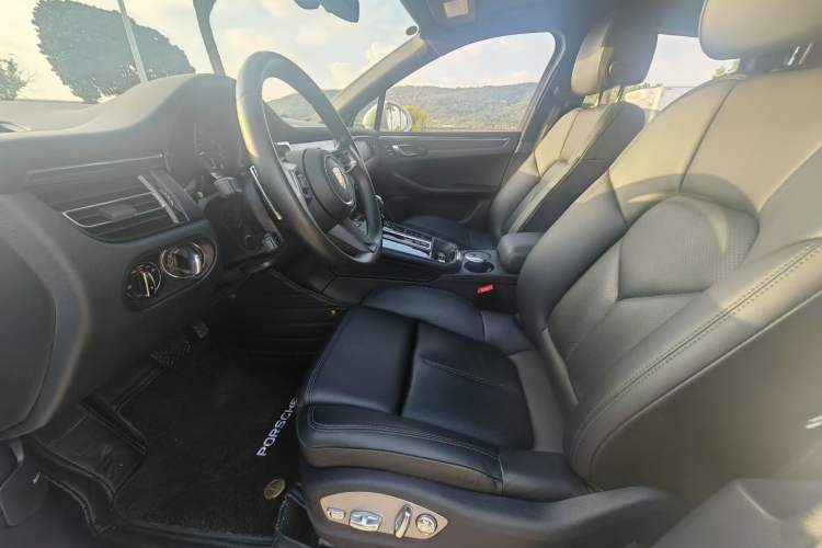Used Porsche Macan 2023 Macan 2.0T Left Front Seat
