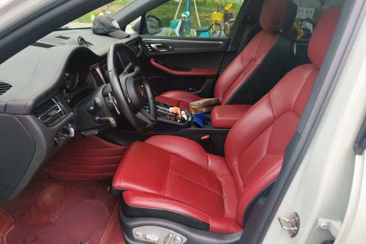 Used Porsche Macan 2023 Macan T 2.0T Left Front Seat