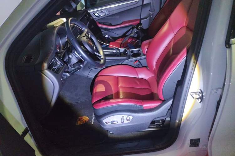 Used Porsche Macan 2023 Macan 2.0T Left Front Seat