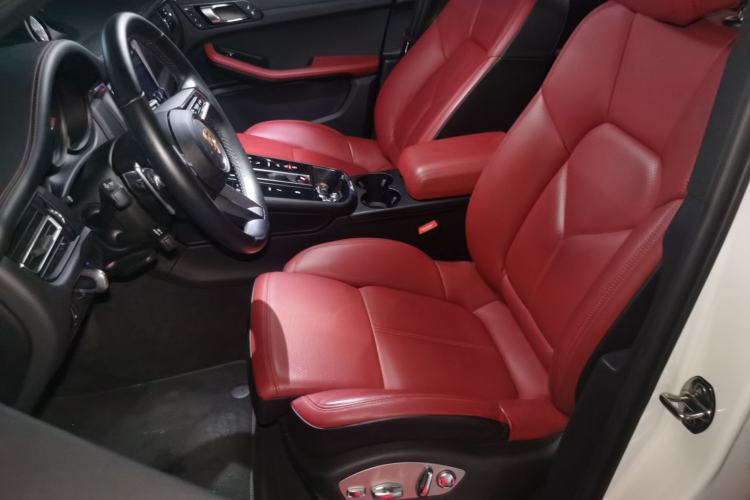 Used Porsche Macan 2023 Macan 2.0T Left Front Seat