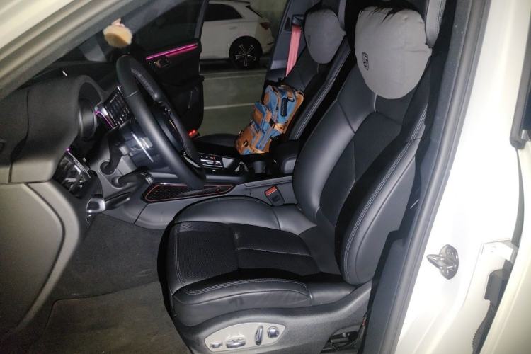 Used Porsche Macan 2023 Macan 2.0T Left Front Seat