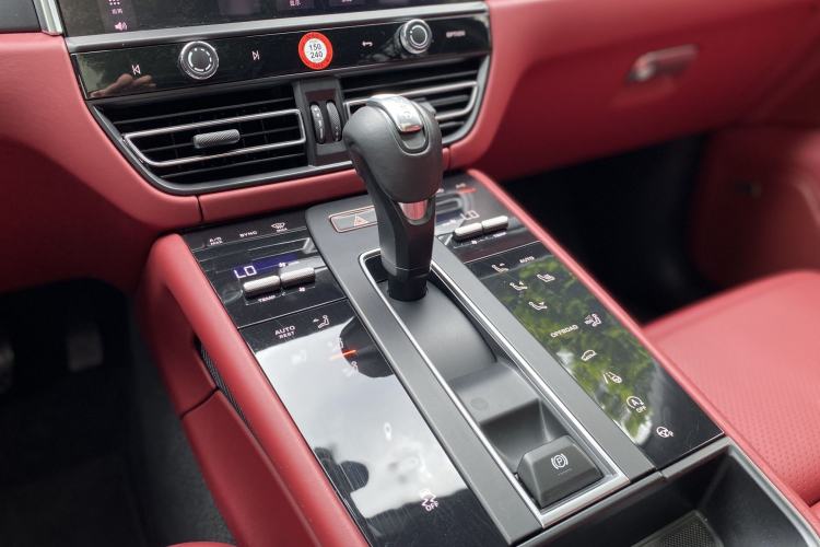Used Porsche Macan 2023 Macan T 2.0T Left Front Seat