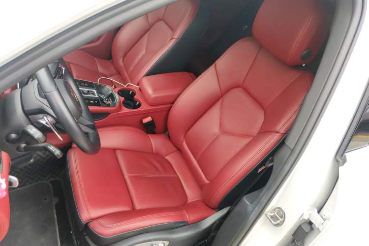 Used Porsche Macan 2023 Macan 2.0T Left Front Seat