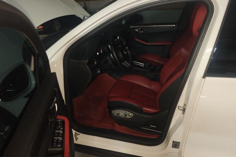 Used Porsche Macan 2023 Macan 2.0T Left Front Seat
