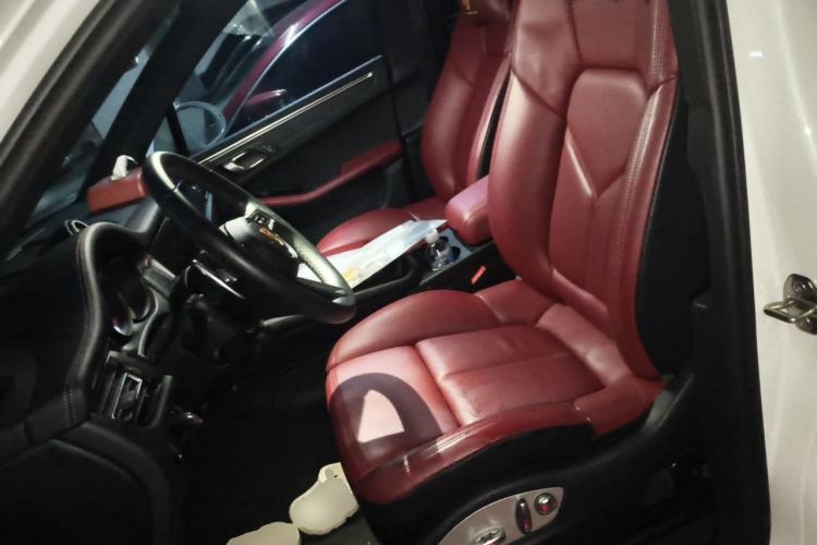 Used Porsche Macan 2023 Macan 2.0T Left Front Seat