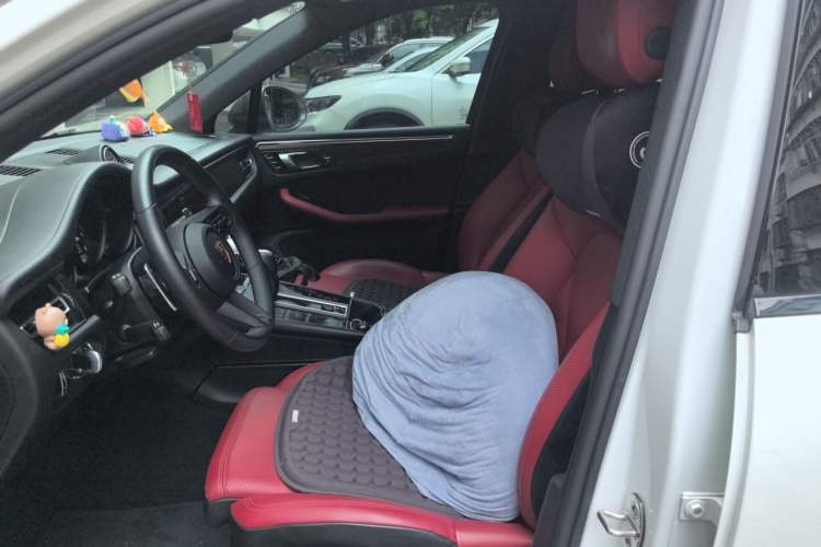 Used Porsche Macan 2023 Macan T 2.0T Left Front Seat
