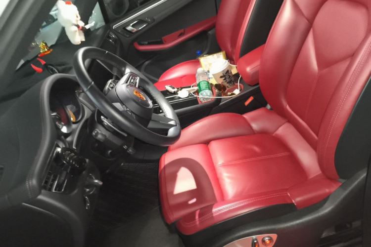 Used Porsche Macan 2023 Macan 2.0T Left Front Seat