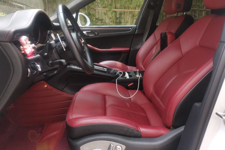 Used Porsche Macan 2023 Macan 2.0T Left Front Seat