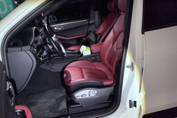 Used Porsche Macan 2023 Macan 2.0T Left Front Seat