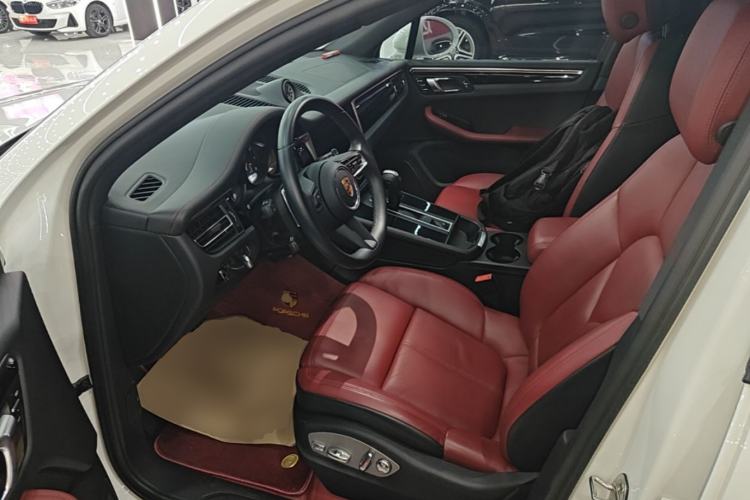 Used Porsche Macan 2023 Macan 2.0T Left Front Seat