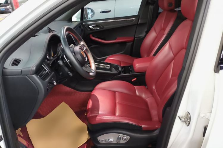 Used Porsche Macan 2023 Macan 2.0T Left Front Seat