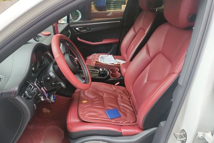Used Porsche Macan 2023 Macan 2.0T Left Front Seat