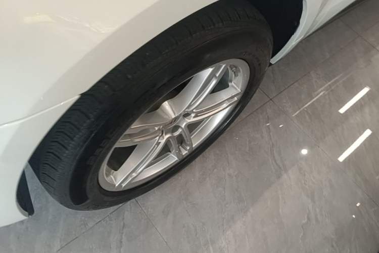Used Porsche Macan 2023 Macan 2.0T Left Front Wheel Hub