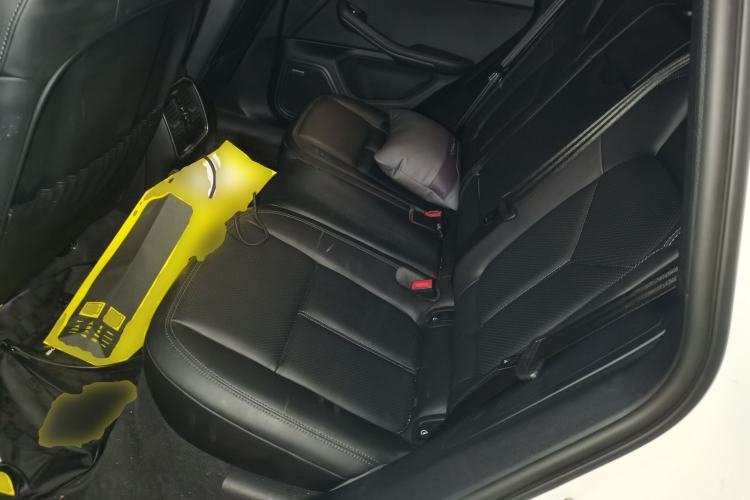 Used Porsche Macan 2023 Macan 2.0T Left Rear Seat